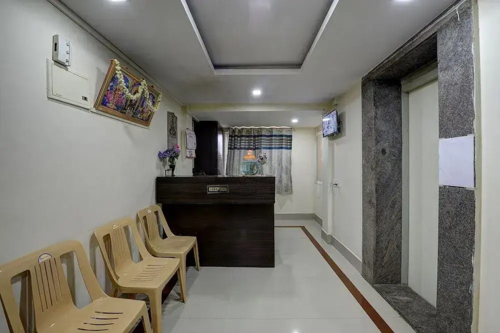 SPOT ON 37153 Karavali Paradise