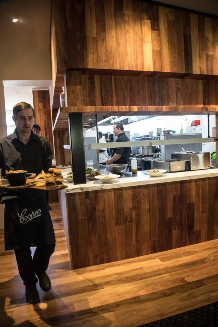 Corner Hotel Alexandra