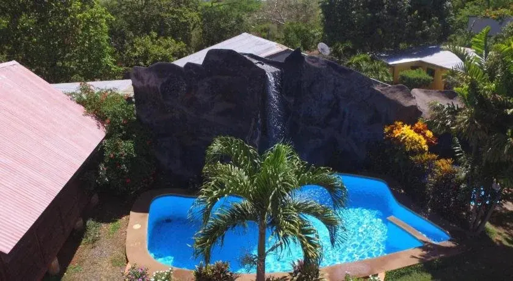 Hotel Cabanas La Teca