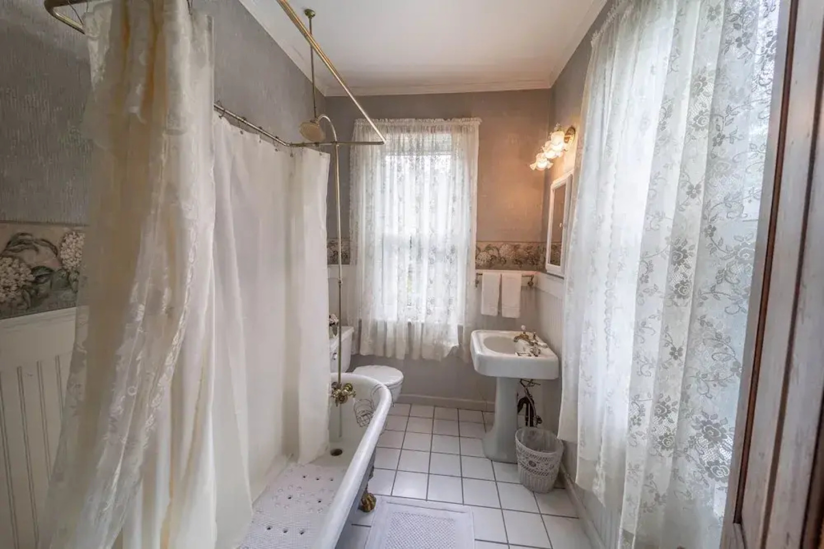 The Bella Victoria- Adult Only