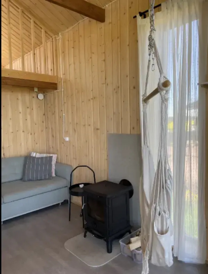 Черный домик