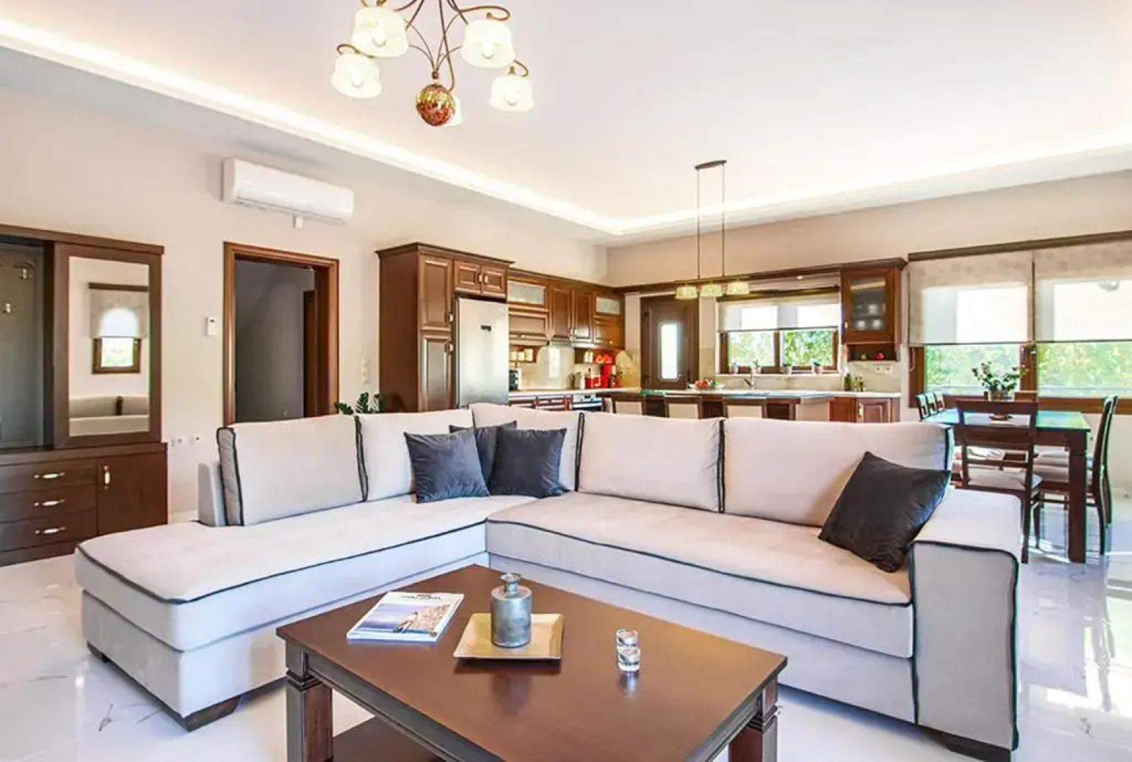 Zissis Villa & pool 5min drive to beach