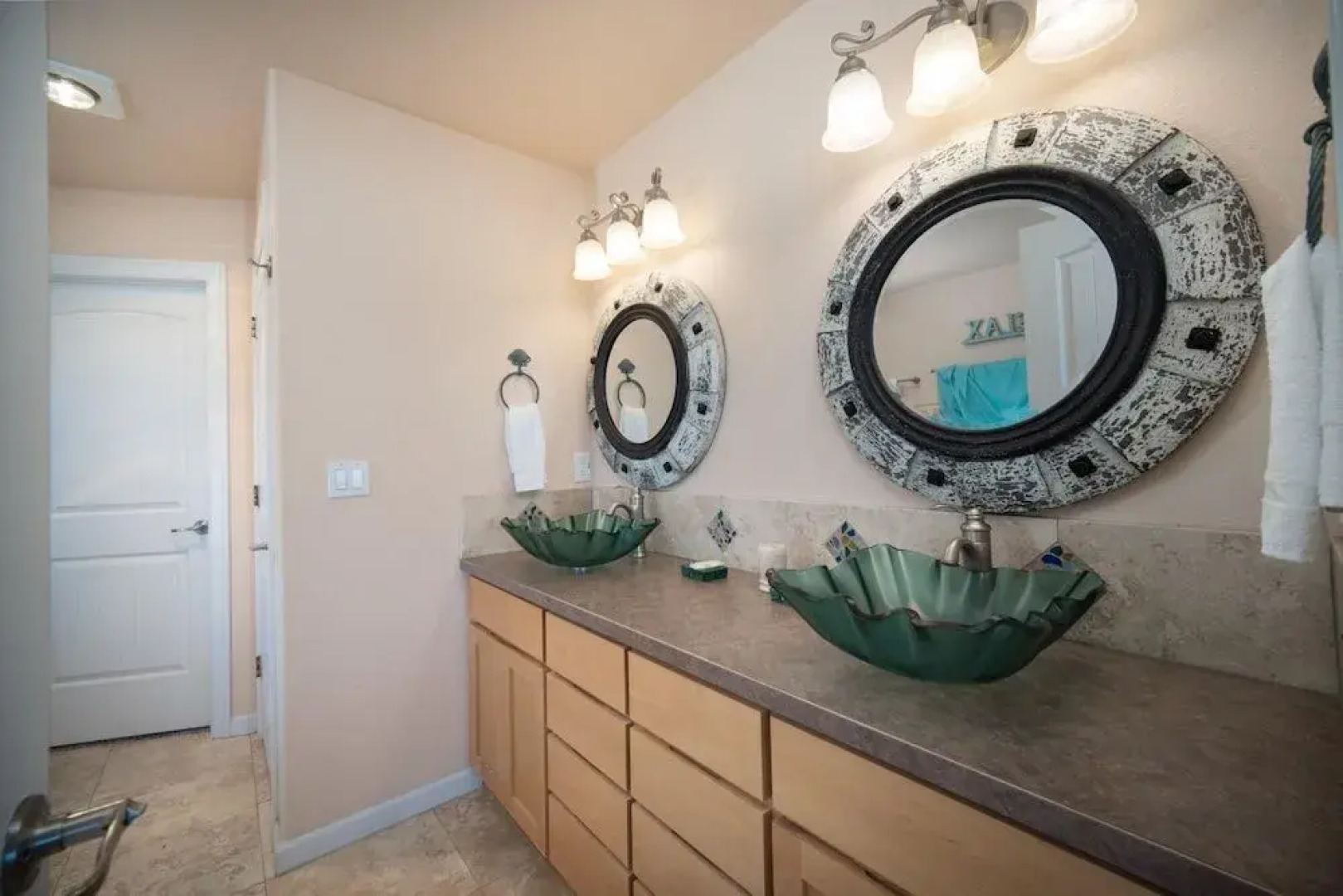 Beverly Beach Overlook for 8 by RedAwning