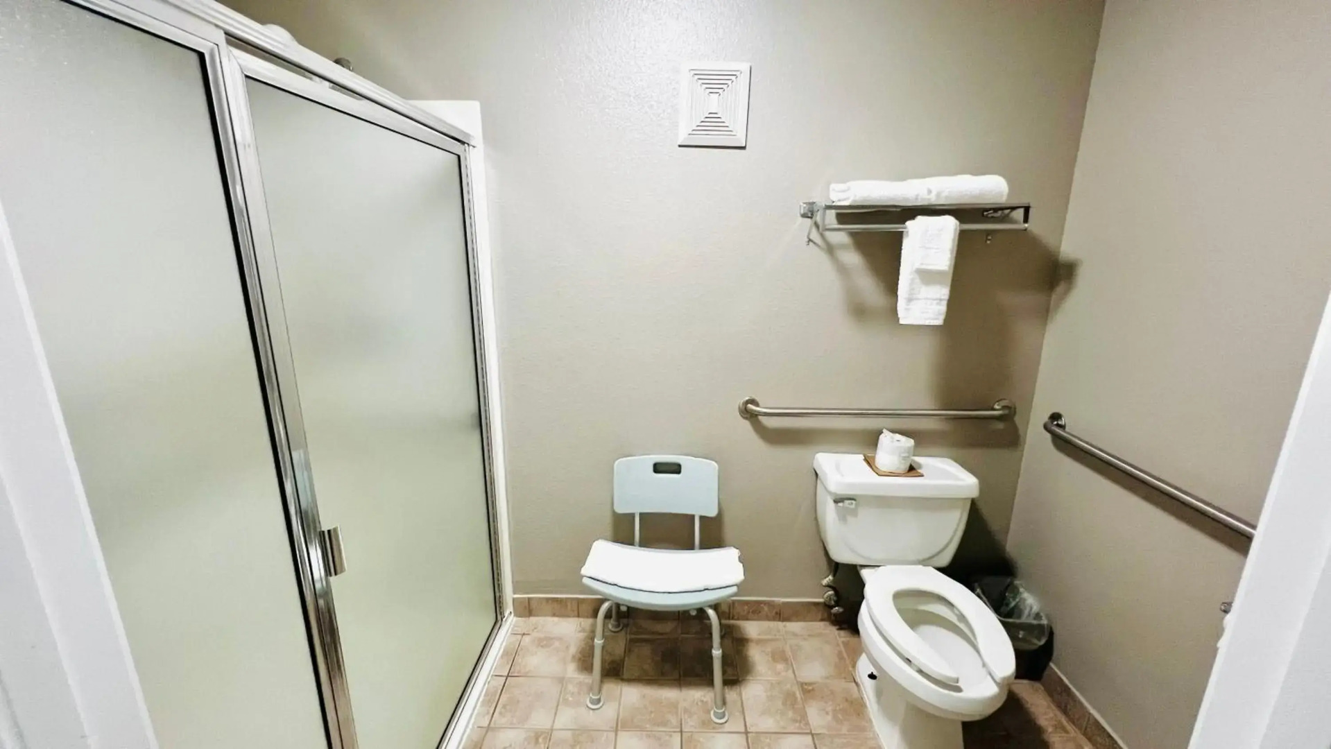 Studio 6 Suites Portland OR- I-5 OHSU