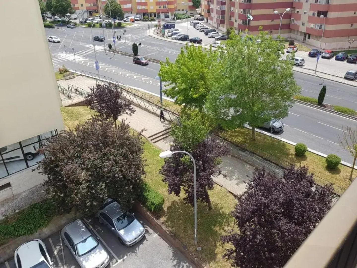 Perfect to Enjoy Lisbon Cascais and Sintra at 1200 metres to metro blue line and Sintra Rail line