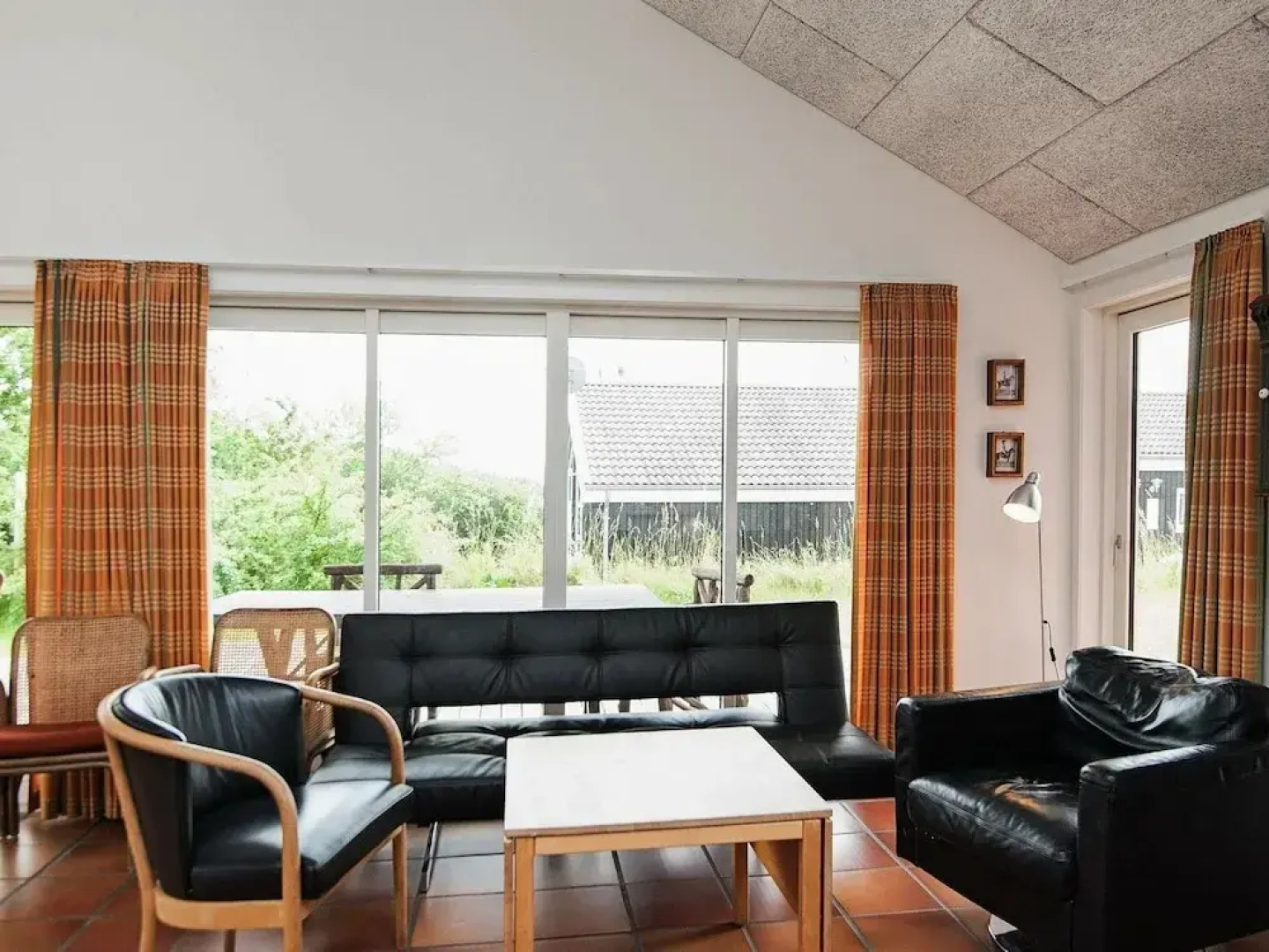 Rustic Holiday Home in Ebeltoft with Hot Tub