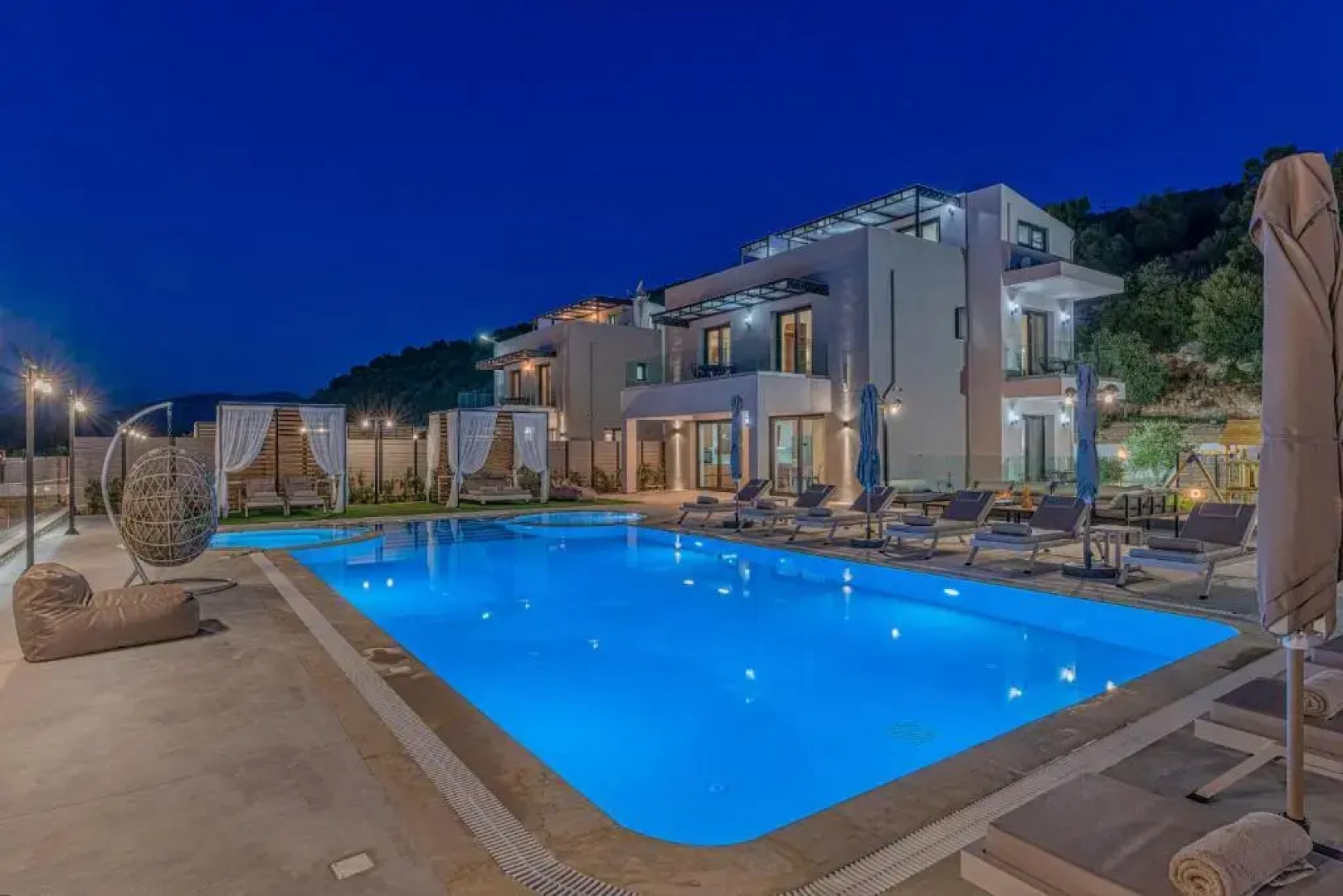 Luxurious Villa Mare - With 150m Pool