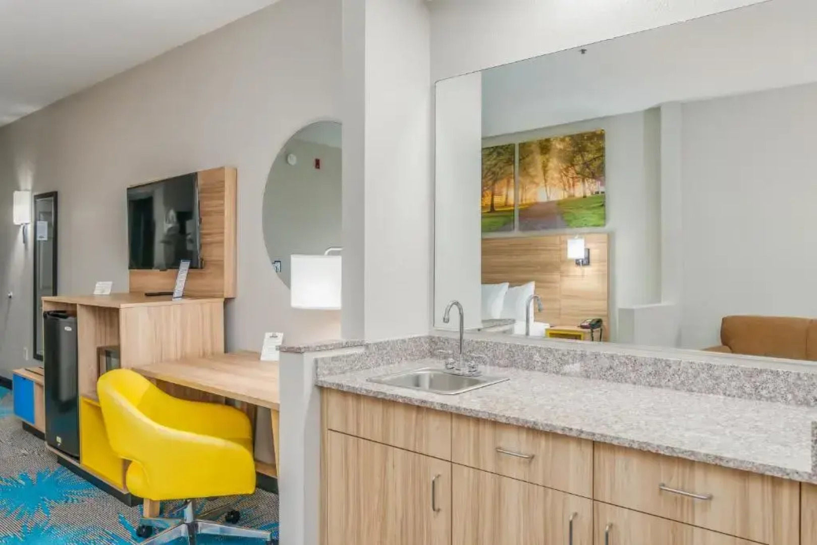 Days Inn & Suites Prattville-Montgomery