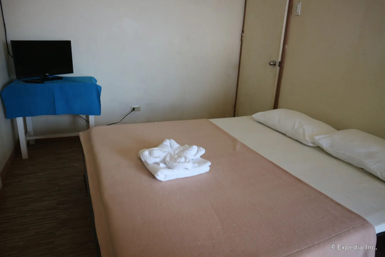 Blue Wave Inn Beach Resort & Restaurant