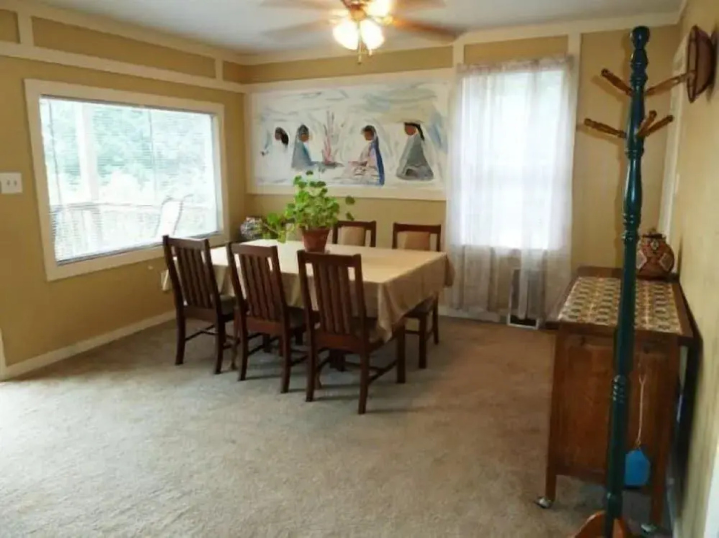 Mountain_roots_lodging