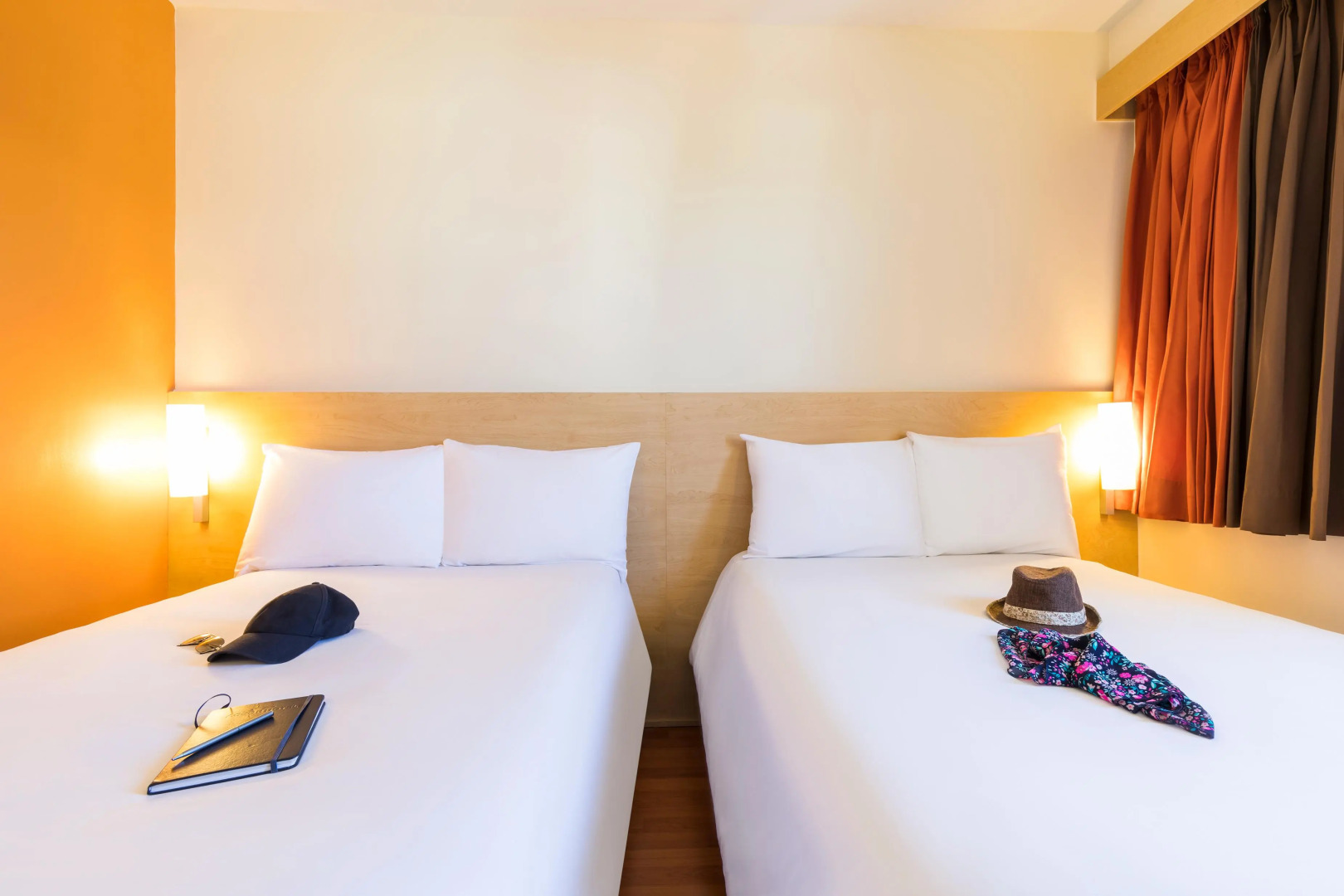 ibis Juarez Consulado