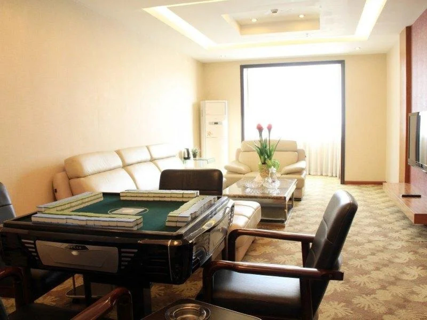 Yibin Jiangnan Hotel