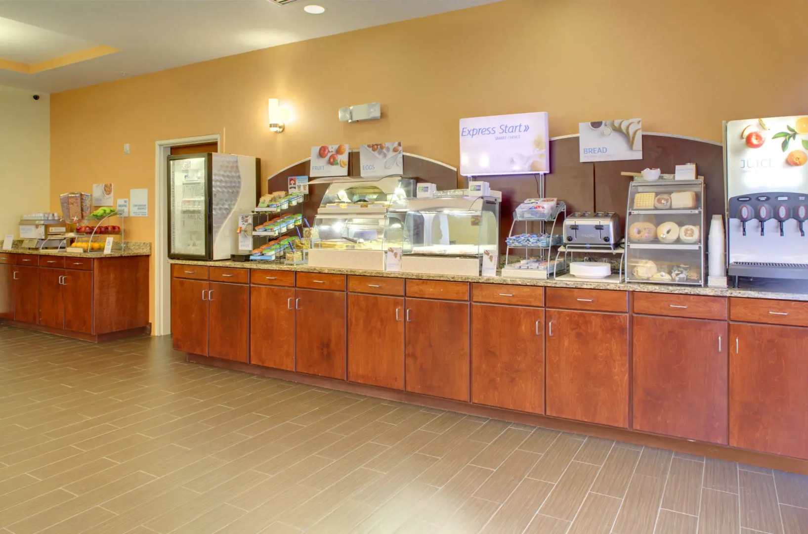 Holiday Inn Express Hotel & Suites Cross Lanes by IHG