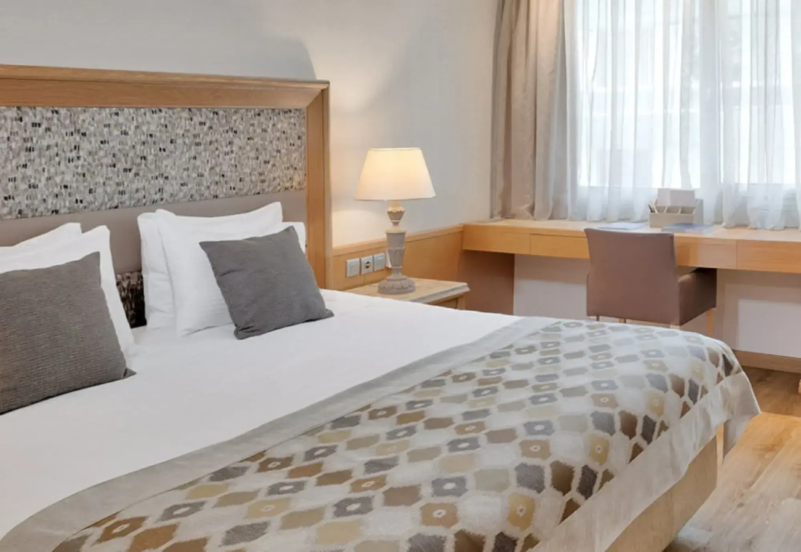 Отель Divani Caravel