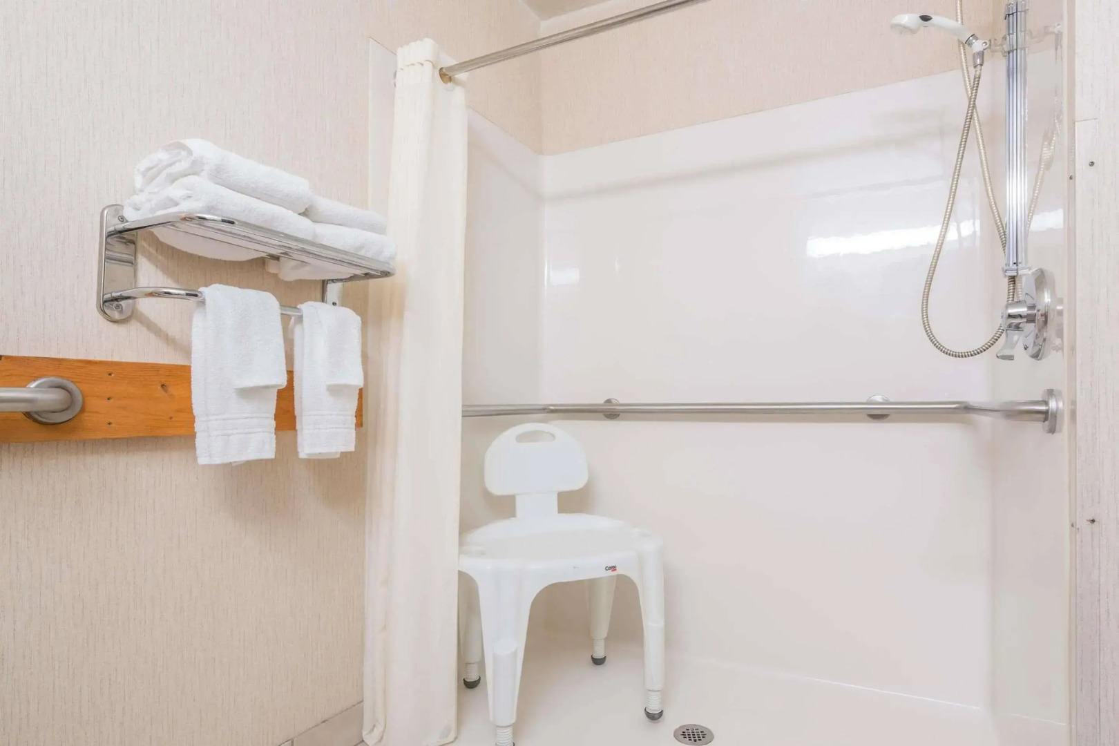 Super 8 By Wyndham Fargo Airport