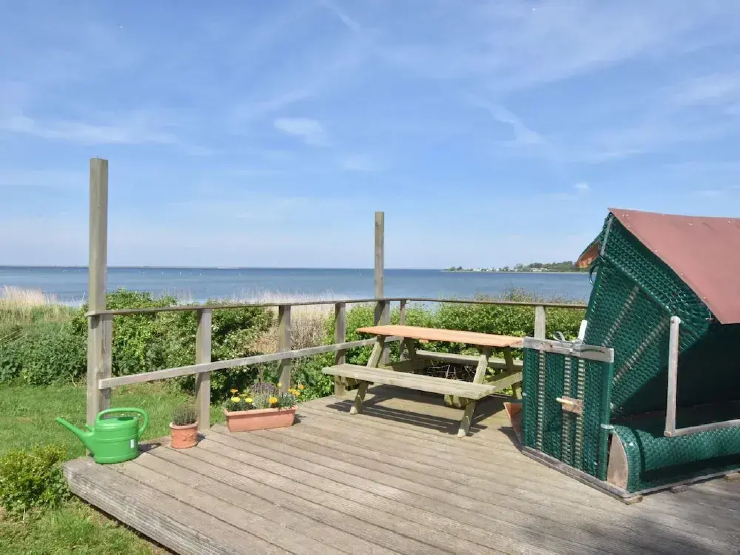 Waterfront Apartment in Stove With Balcony