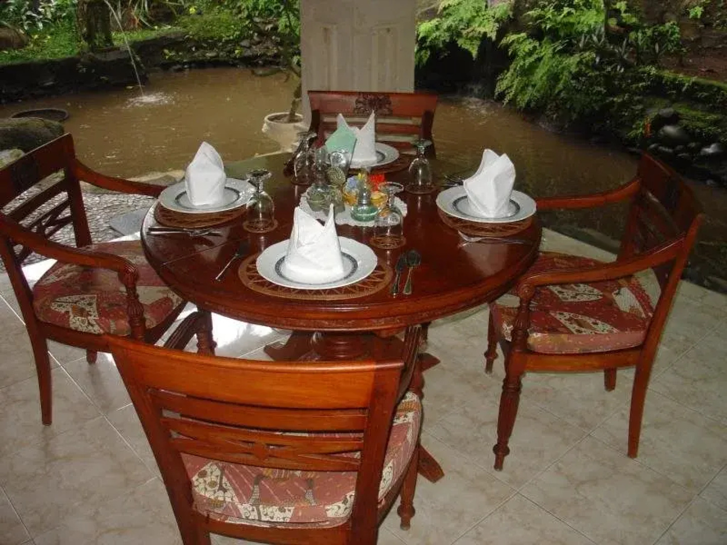 Gunung Paradis Retreat