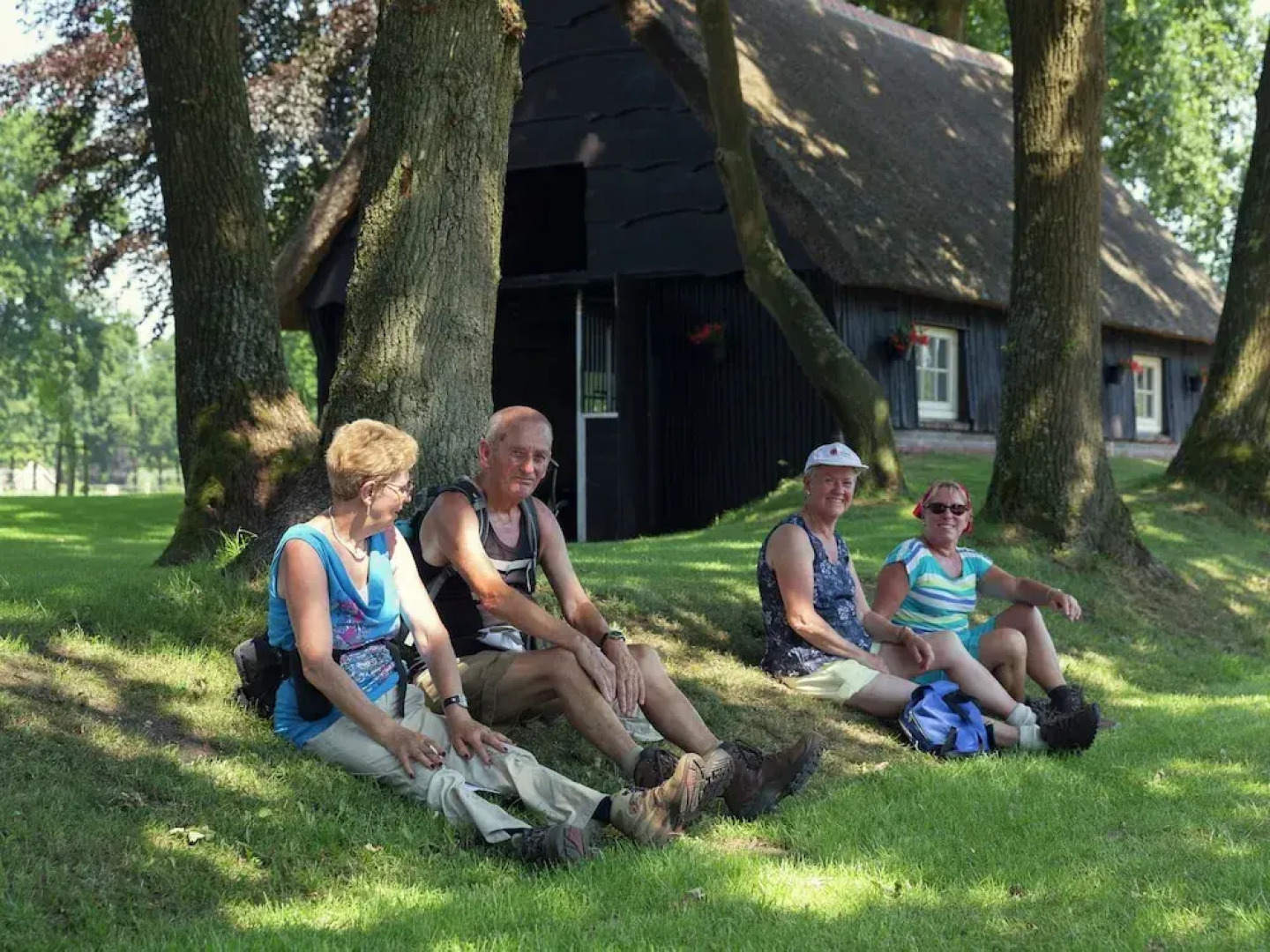 Designed Chalet With Dishwasher, Near Water