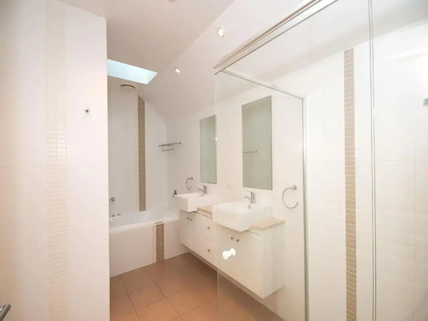 Magnificent Views - Mariners Mark