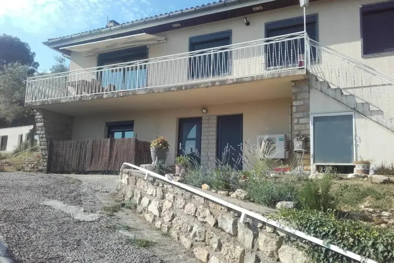 Studio indépendant avec terrasse exposée sud