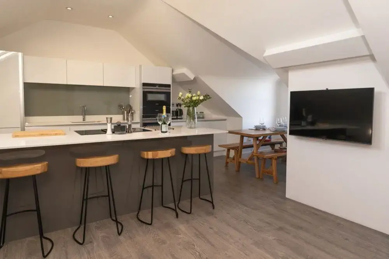 Larkrise, The Penthouse