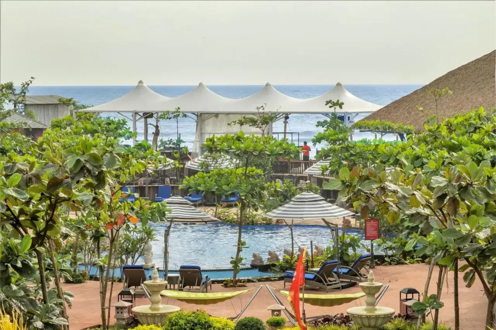 Mayfair On Sea, Morjim Beach