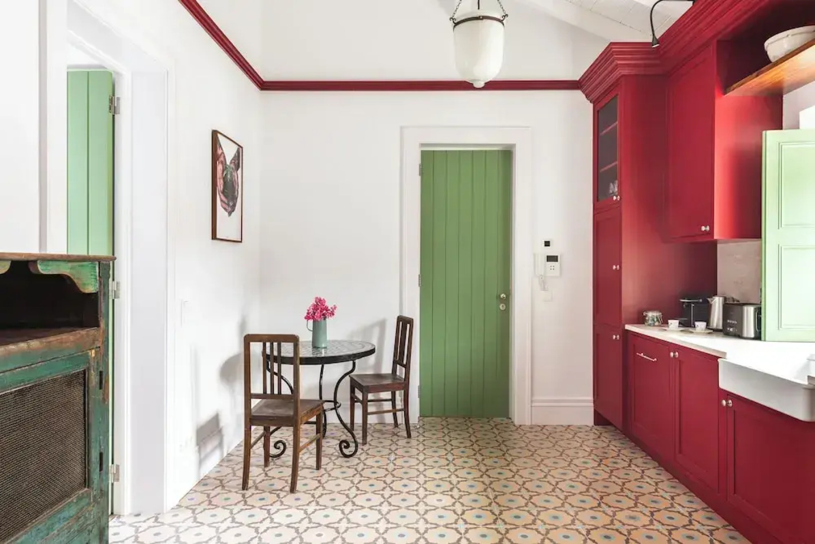 The Green House by Santiago de Alfama