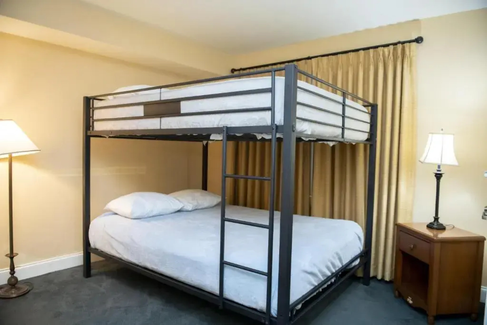 Seneca Unit 320 Deluxe Seneca 2 Bedroom, 2 Bath Condo