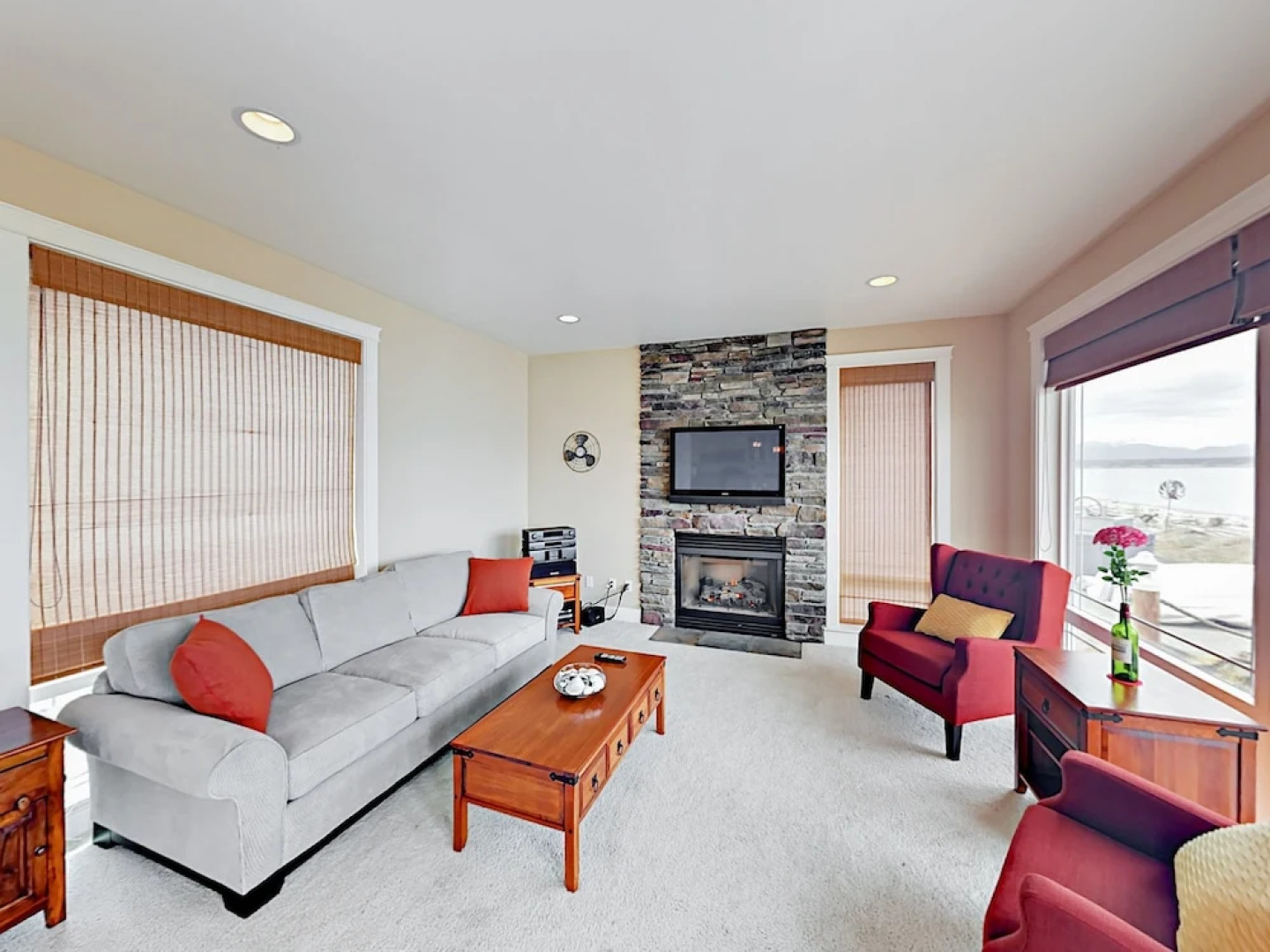 201 E Sandpiper Rd Home 3 Bedrooms 2.5 Bathrooms Home