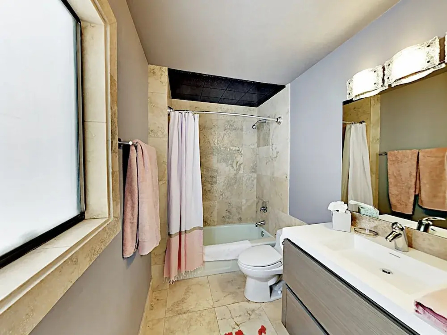 Updated Pinewild W/ Deck & On-site Tennis 3 Bedroom Condo