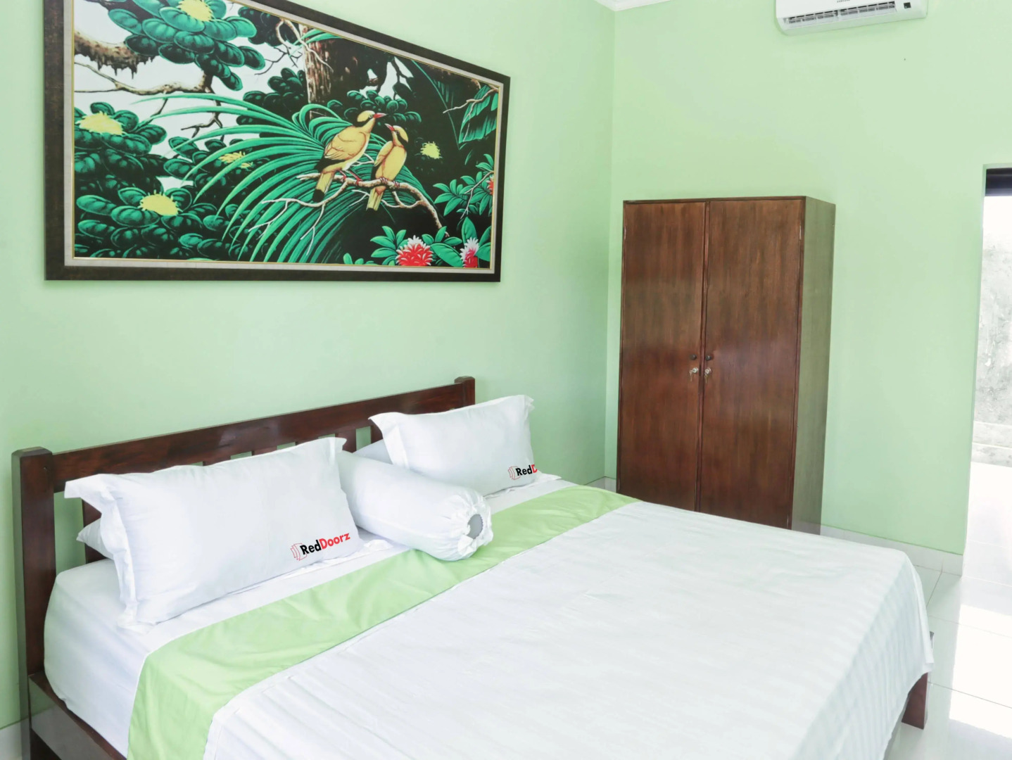 RedDoorz @ Kerobokan Canggu