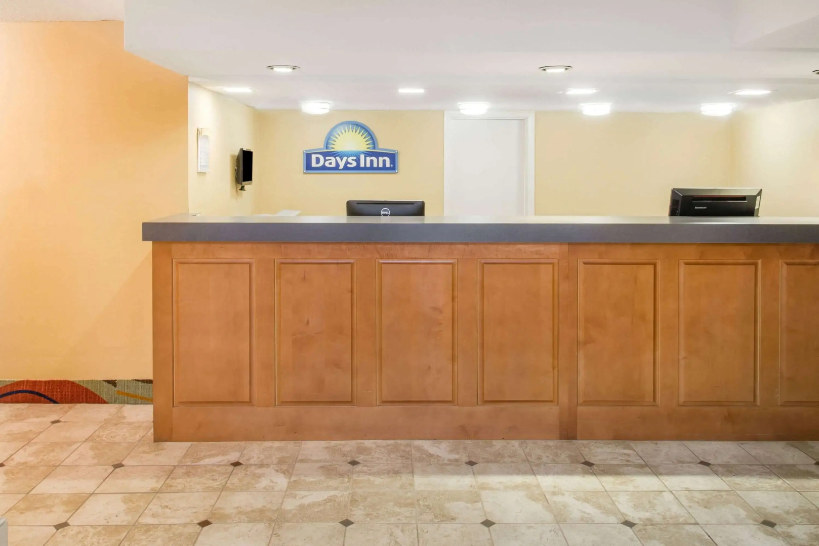 Days Inn by Wyndham Roanoke/Hollins Near I-81
