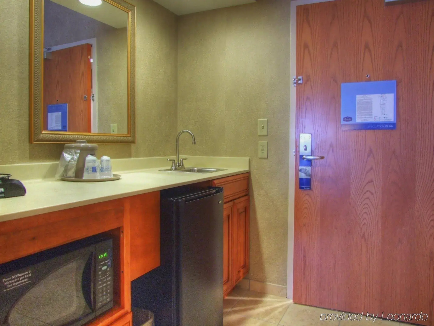 Hampton Inn Commerce Novi