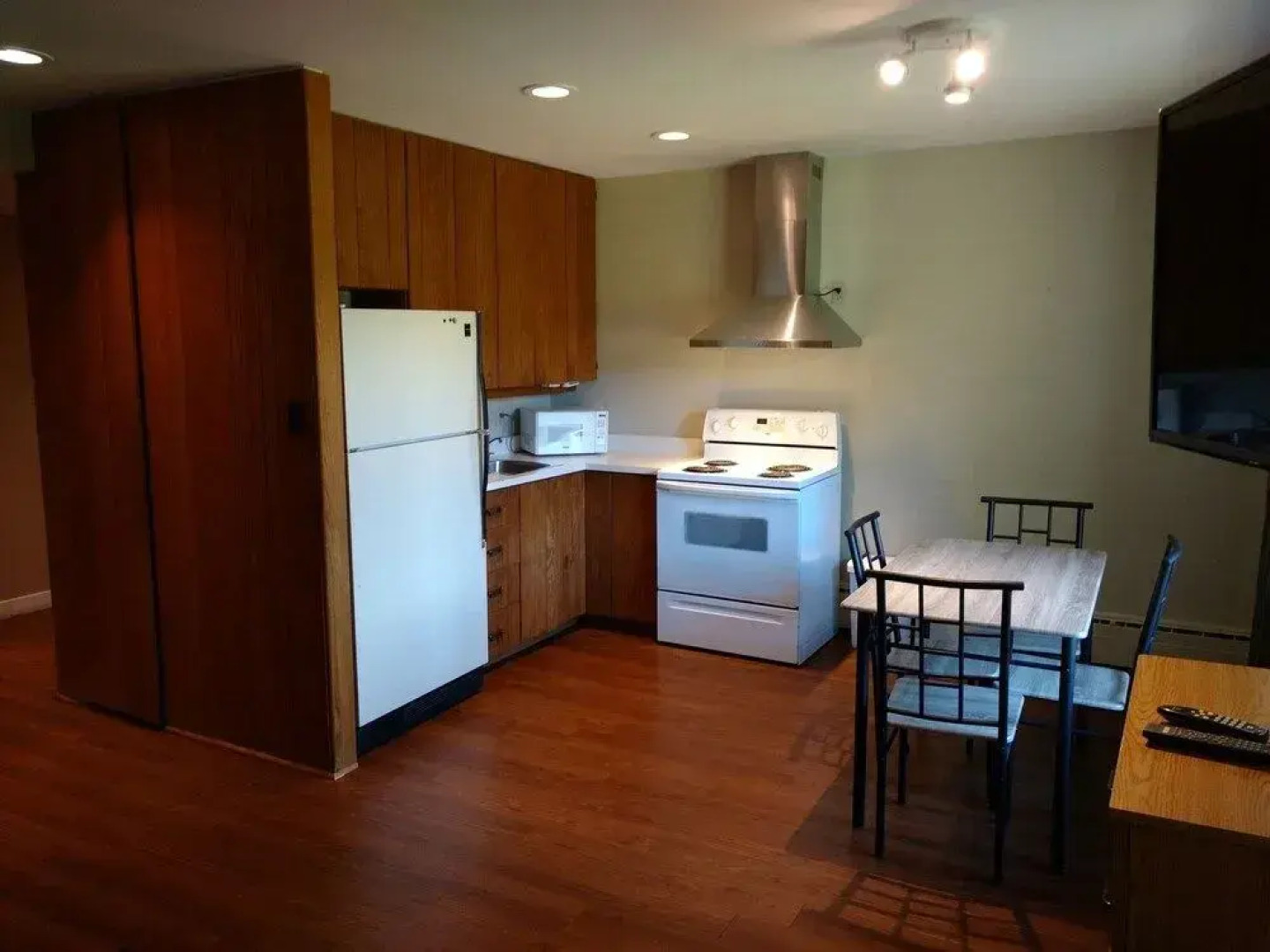 The Mariner Motor Hotel