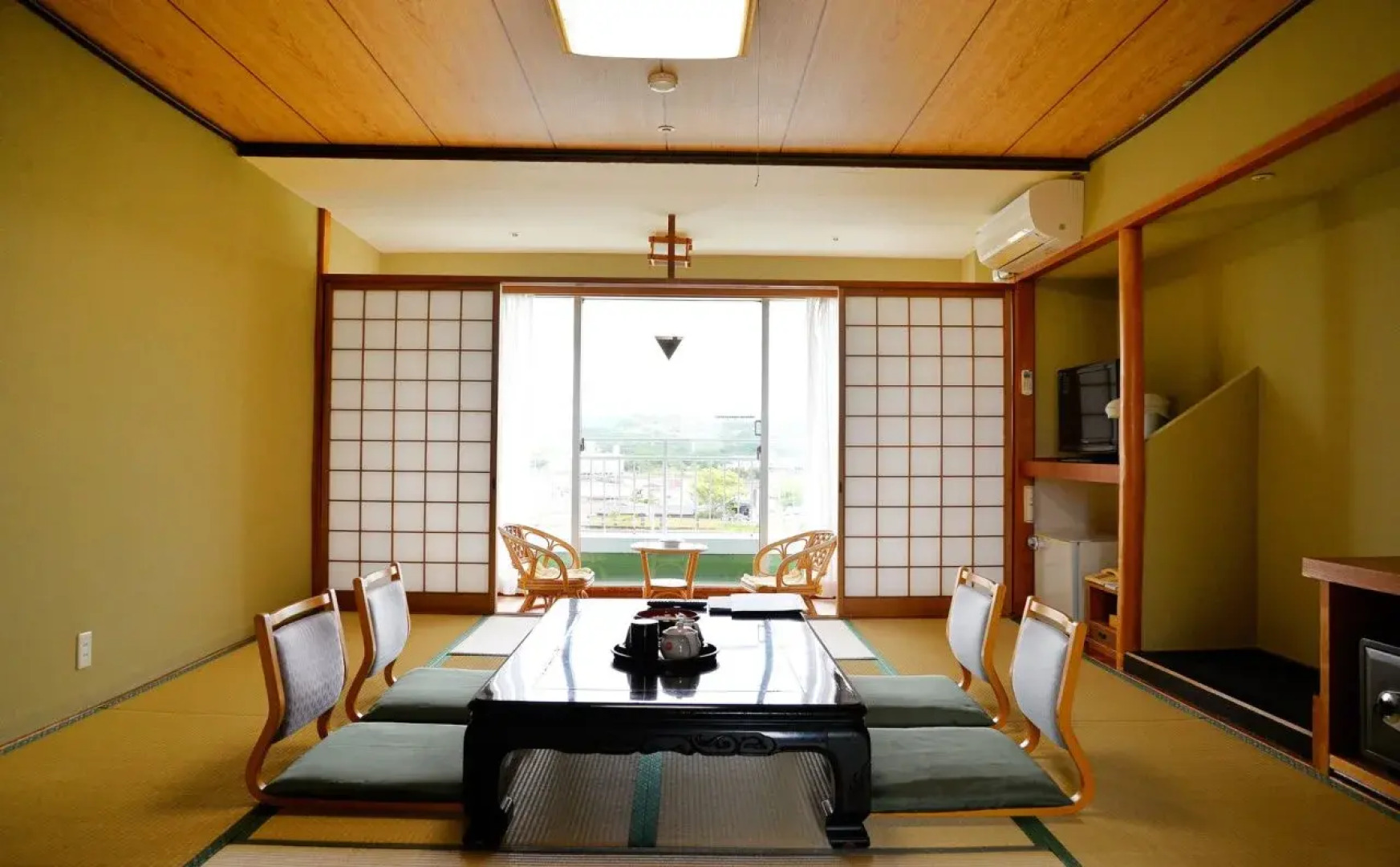 Shirahama Seaside Hotel