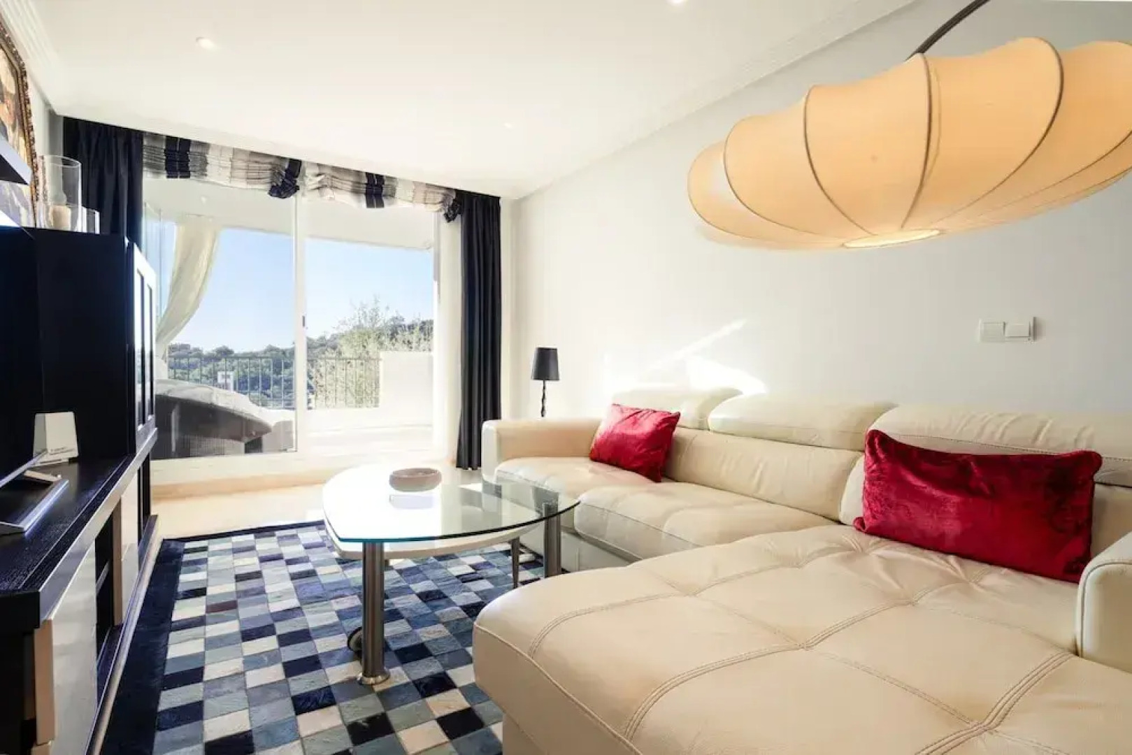 Beautiful Apartment With View