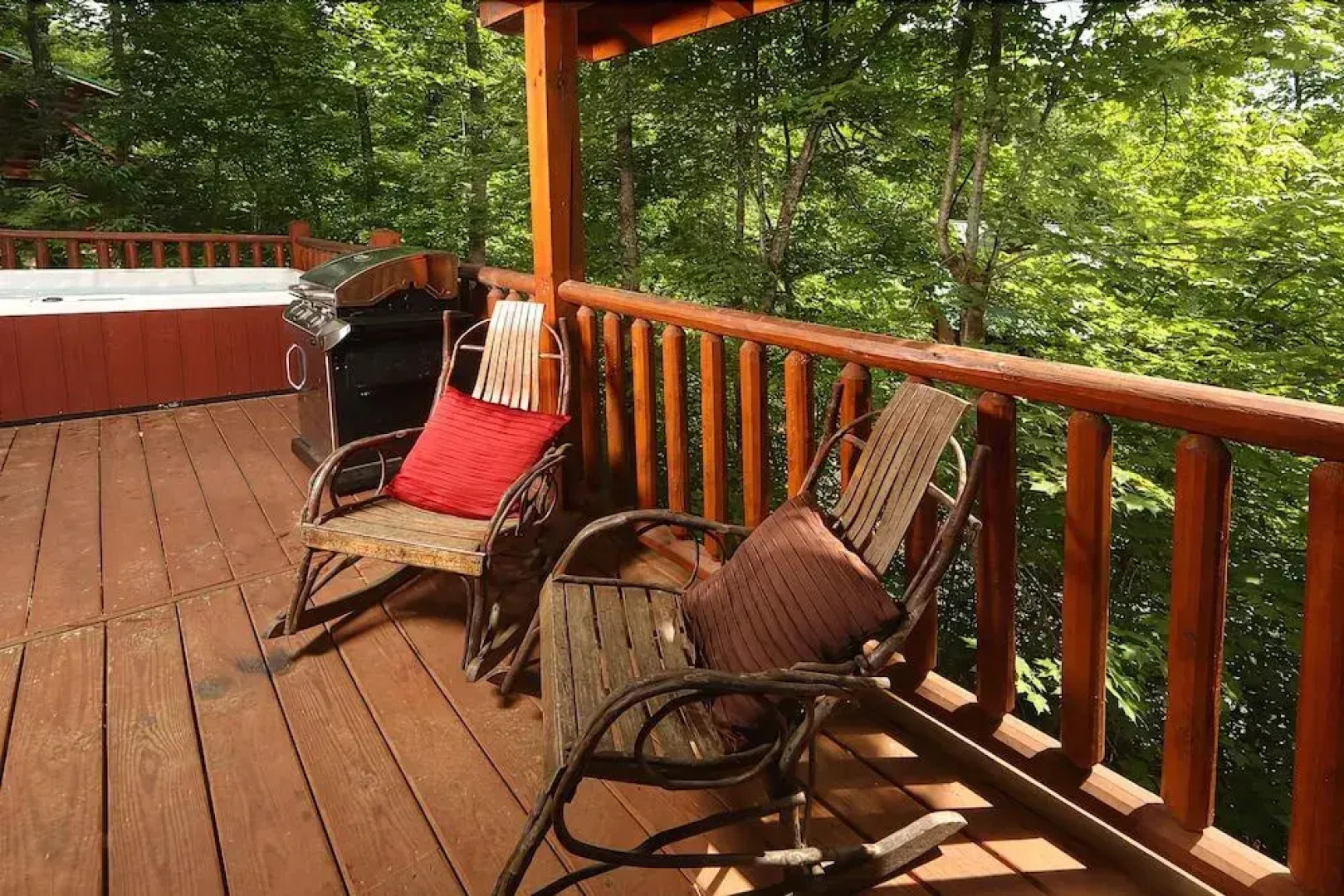 Mountain Majesty 2 Br cabin by RedAwning