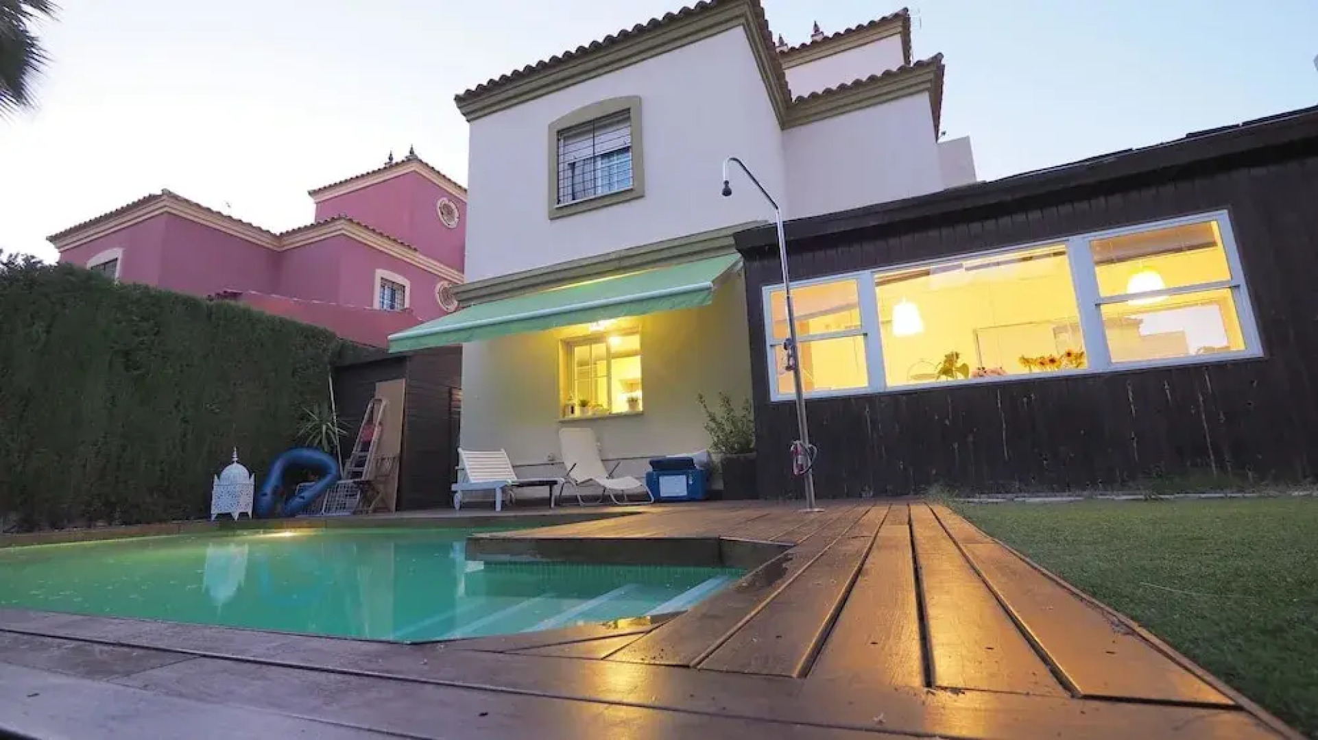 Villa With 4 Bedrooms in Tomares, With Private Pool, Enclosed Garden a