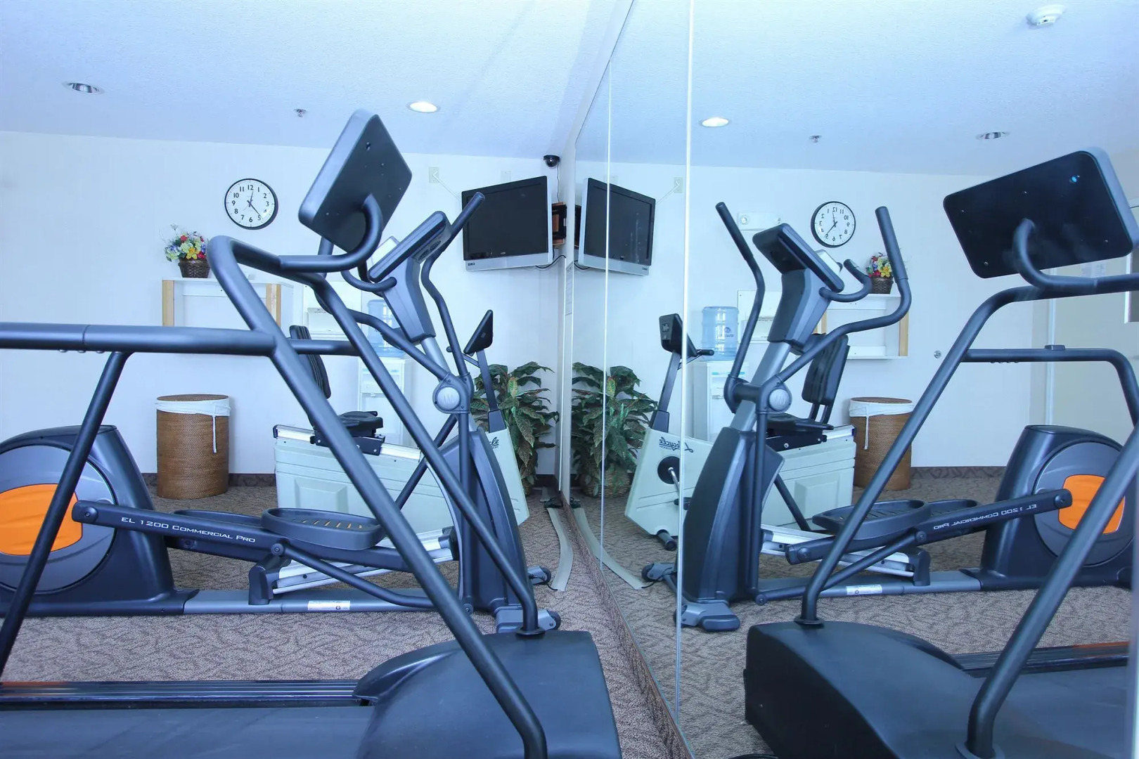 Best Western Plus Twin View Inn & Suites