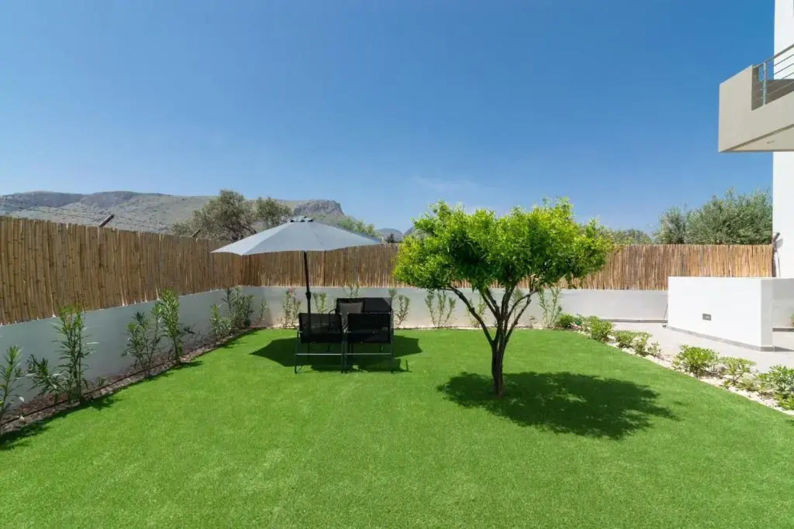 Cozy House with Pool near Beach