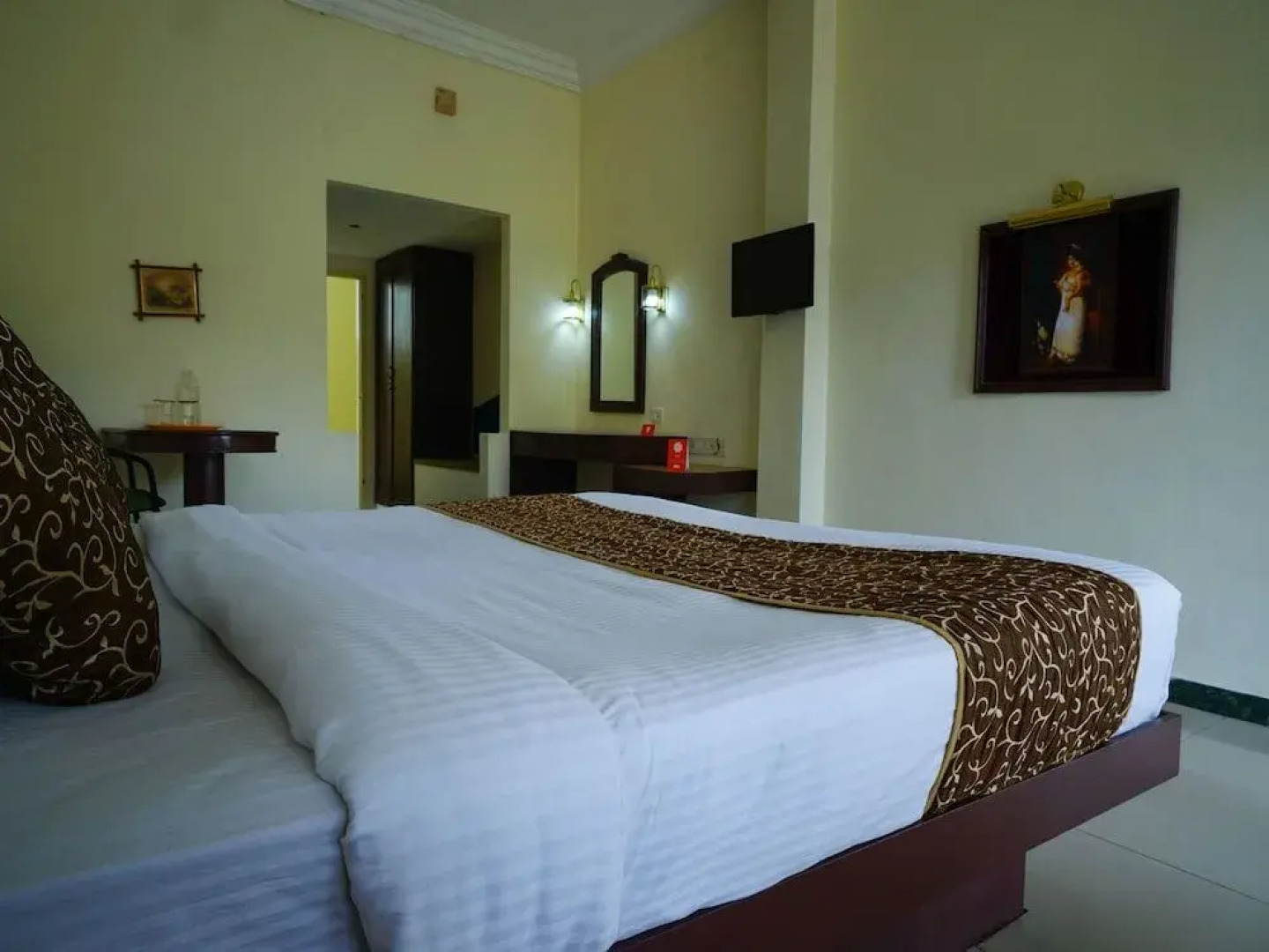 OYO 10637 Hotel Chandana Residency