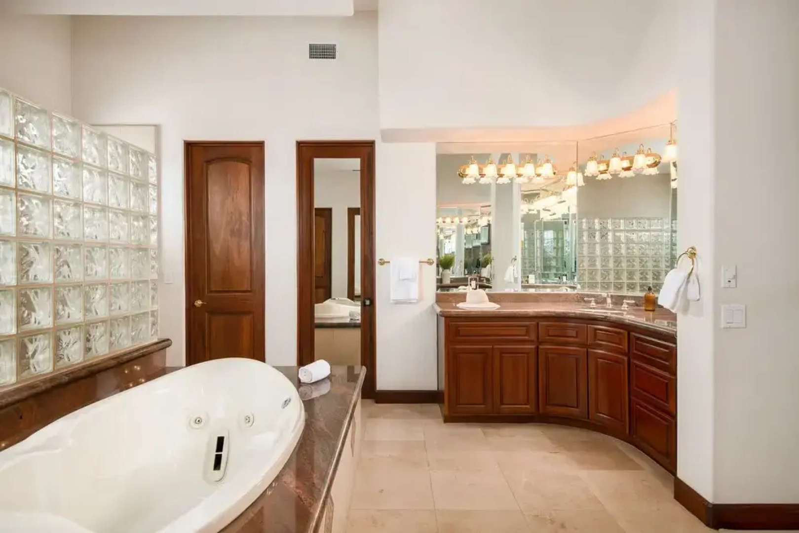 Sun Break by AvantStay Sun-Kissed Paradise w Infinity Pool Game Room