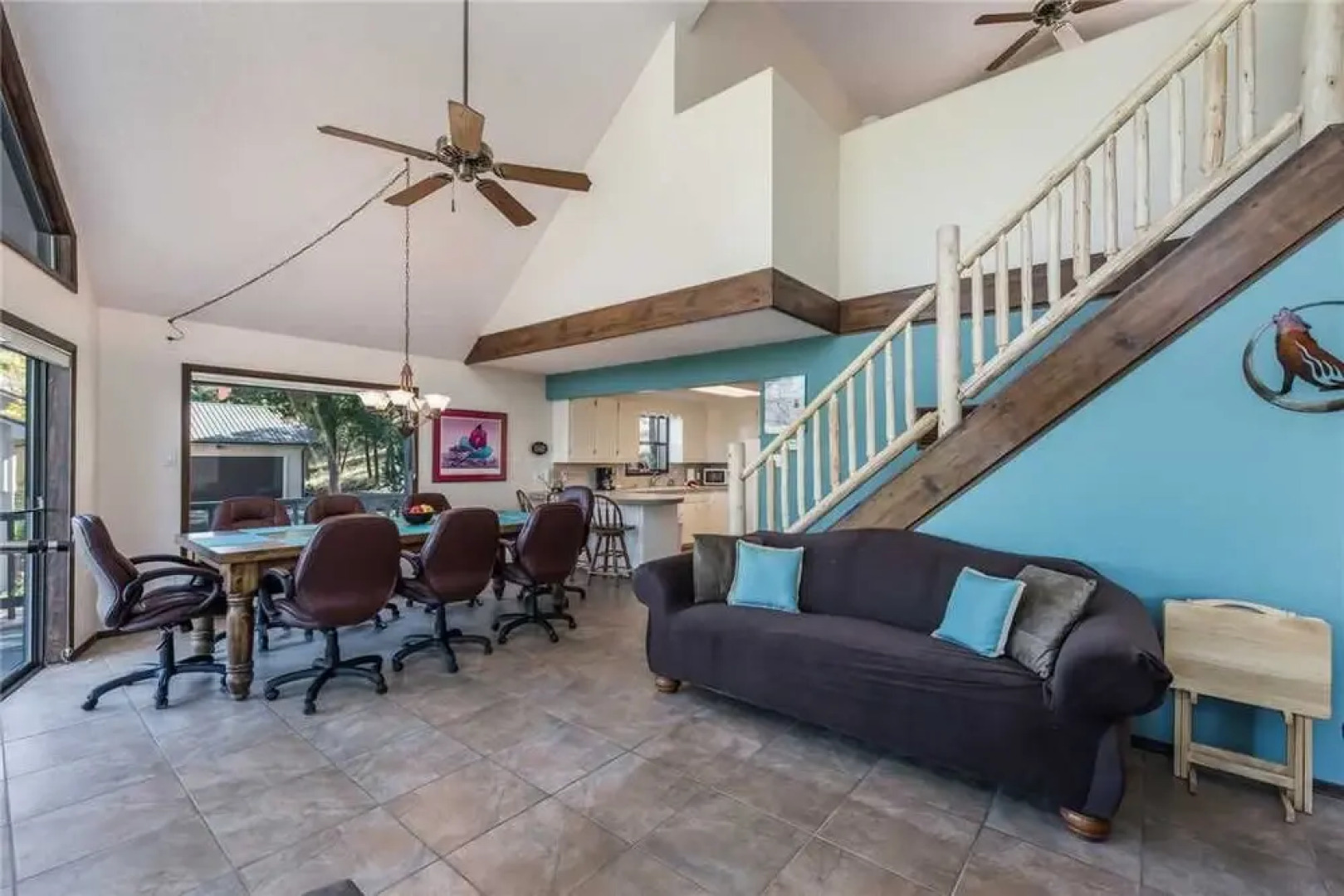 Gray Wolf Lodge - Four Bedroom Cabin with Hot Tub