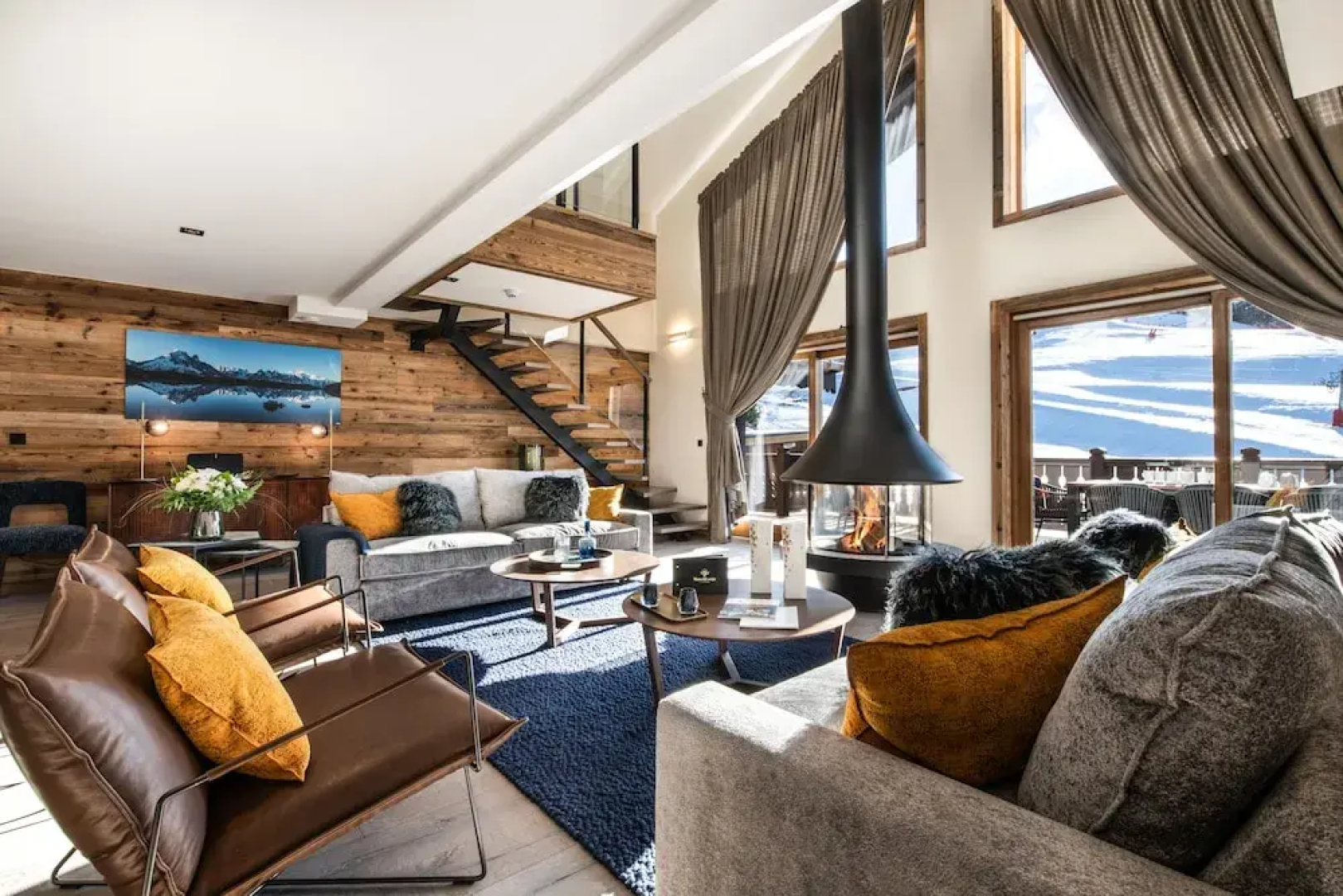 Manali Lodge  by Alpine Resorts