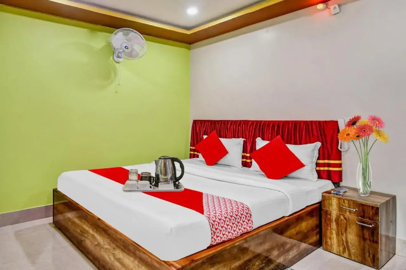 OYO 88242 Hotel Deux