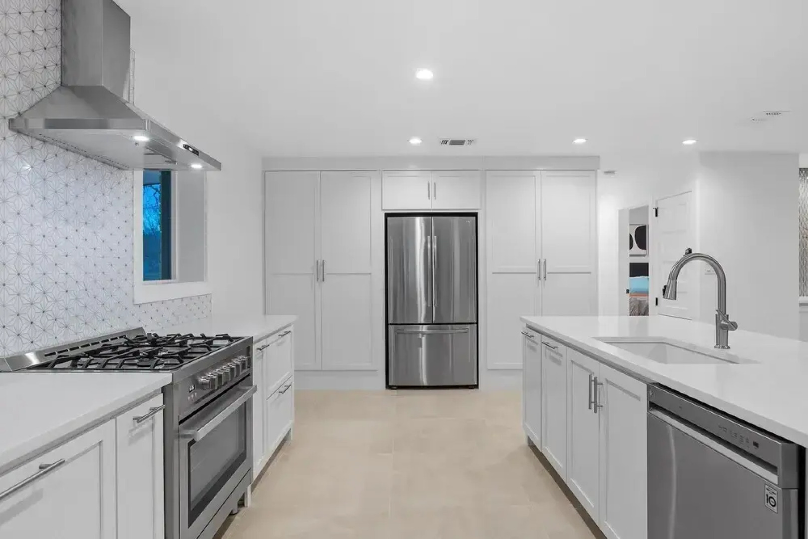 Guadalupe Bluff Modern House 5 Bedroom Home by RedAwning