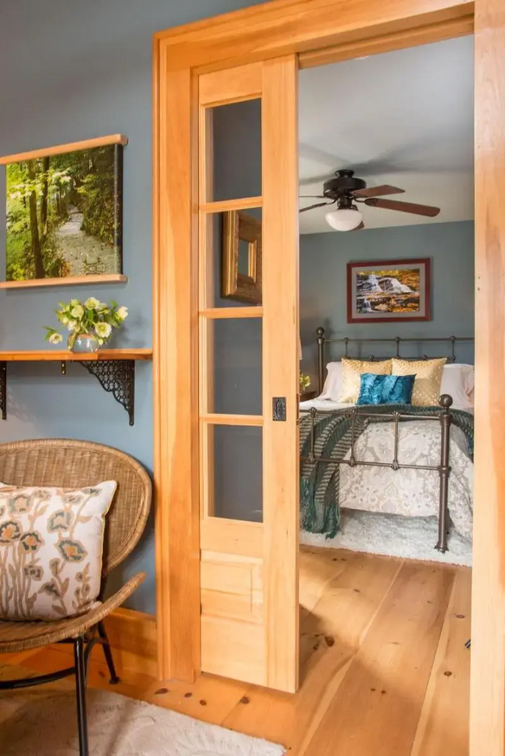 Gothic Eves Inn and Spa Bed and Breakfast