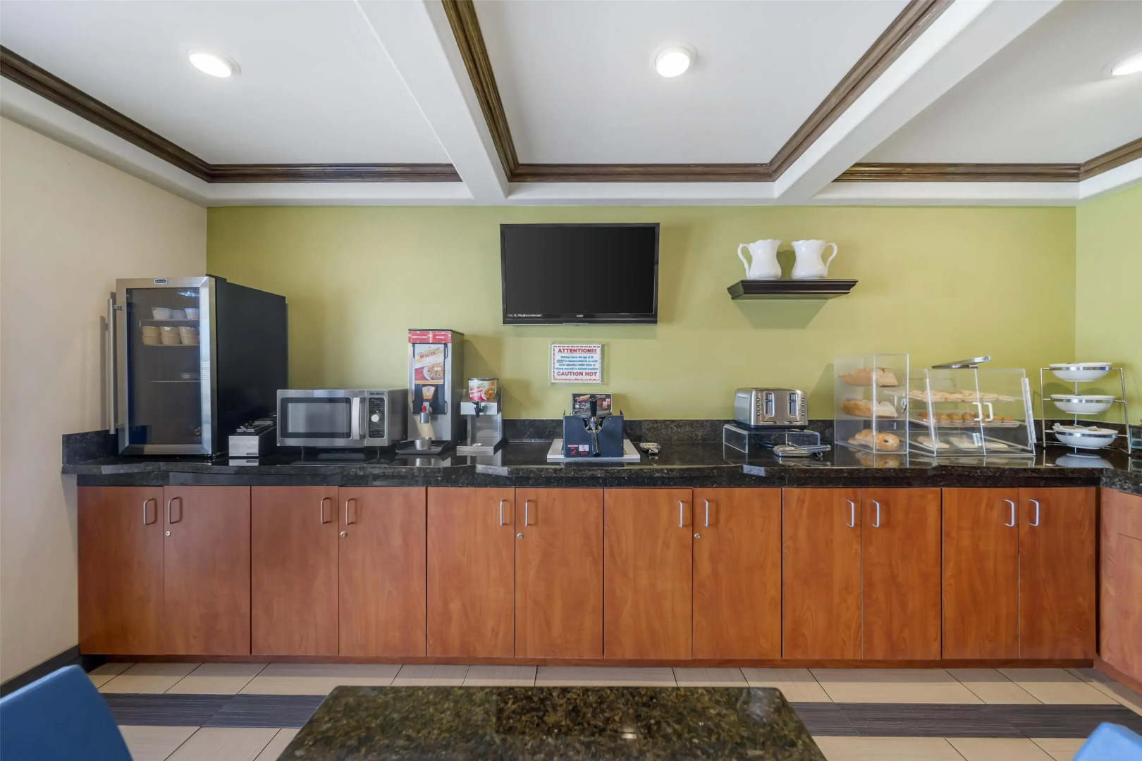 Best Western Antelope Inn & Suites