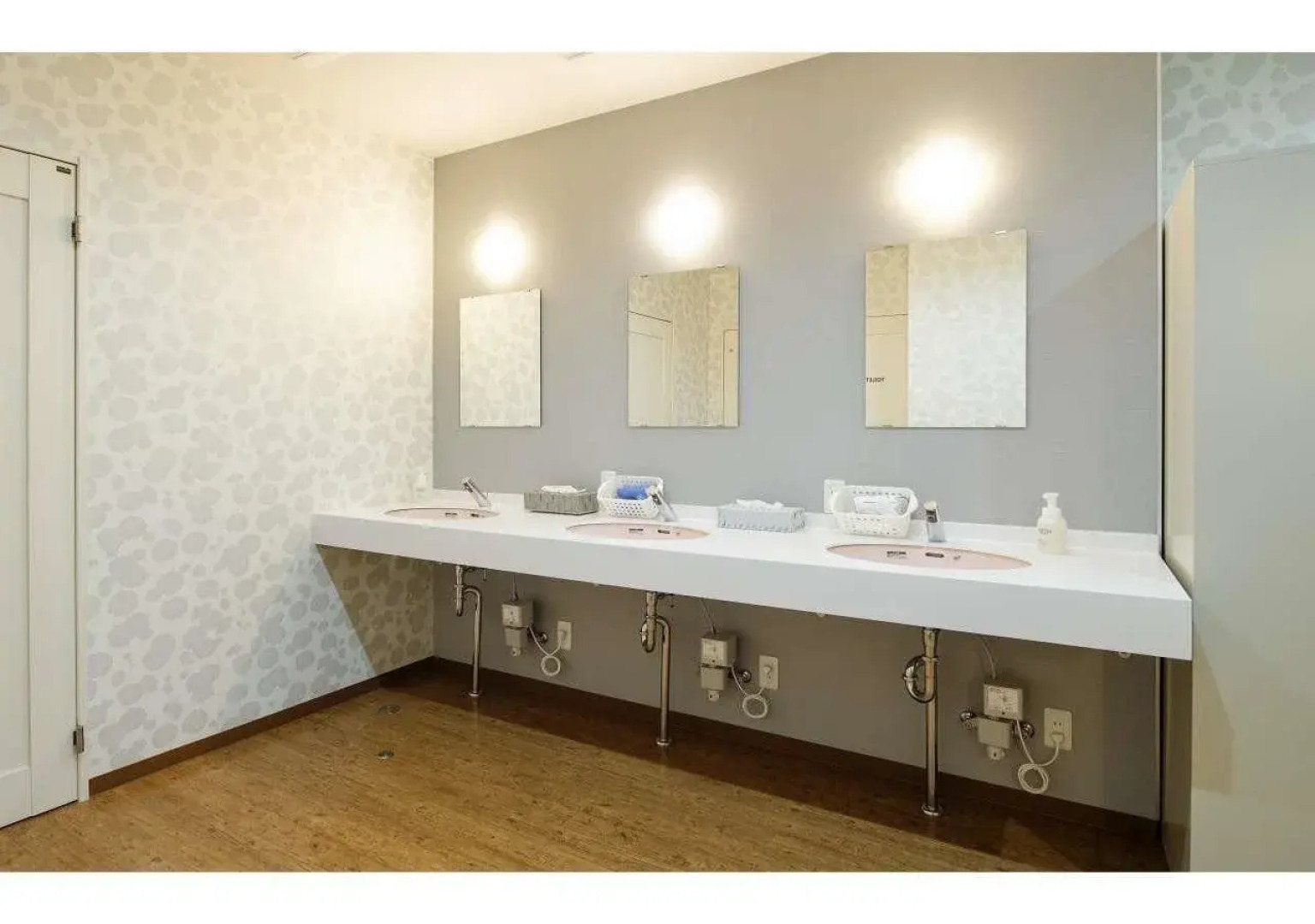 Aoshima Fisherman'S Beachside Hostel & Spa