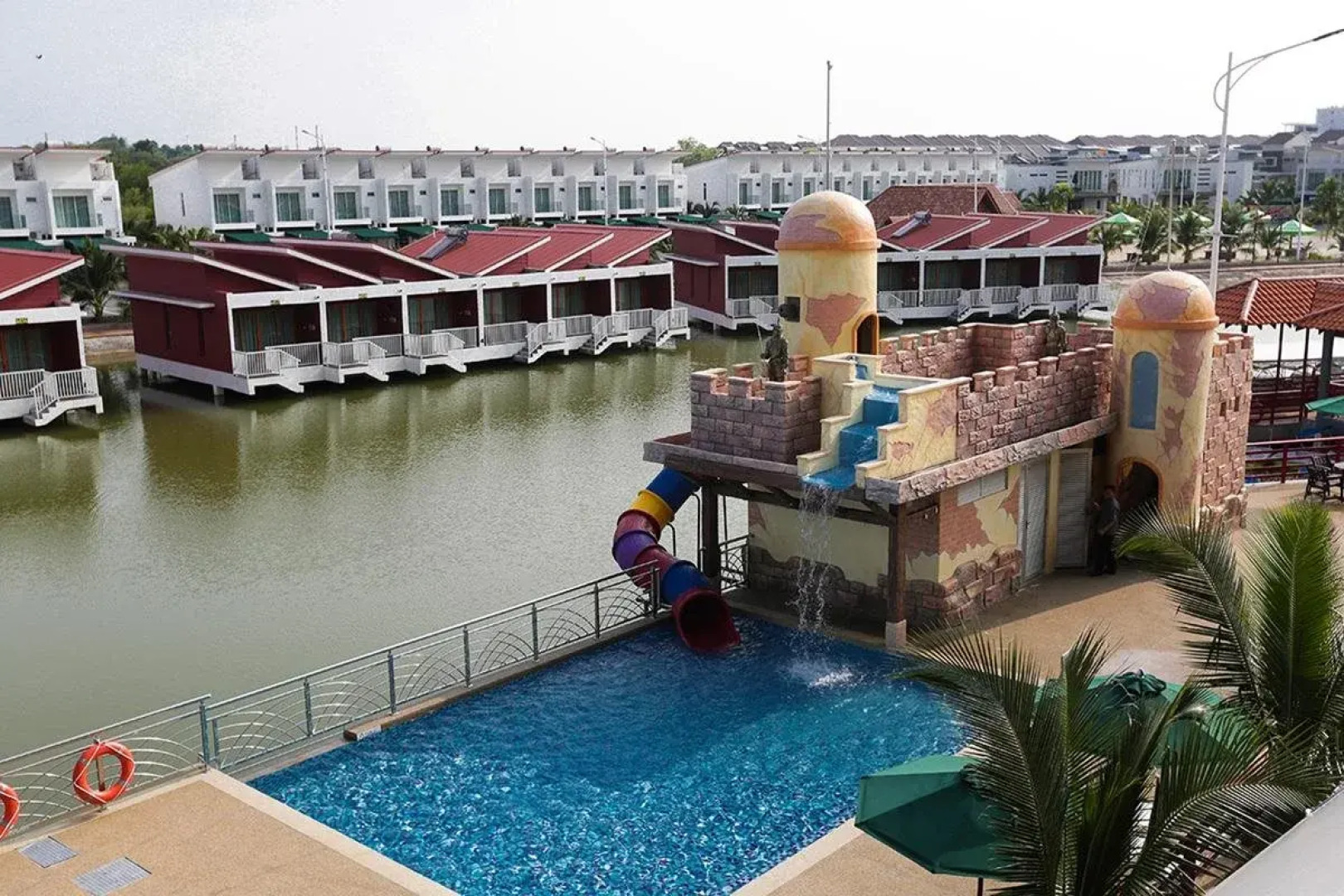 Tasik Villa International Resort